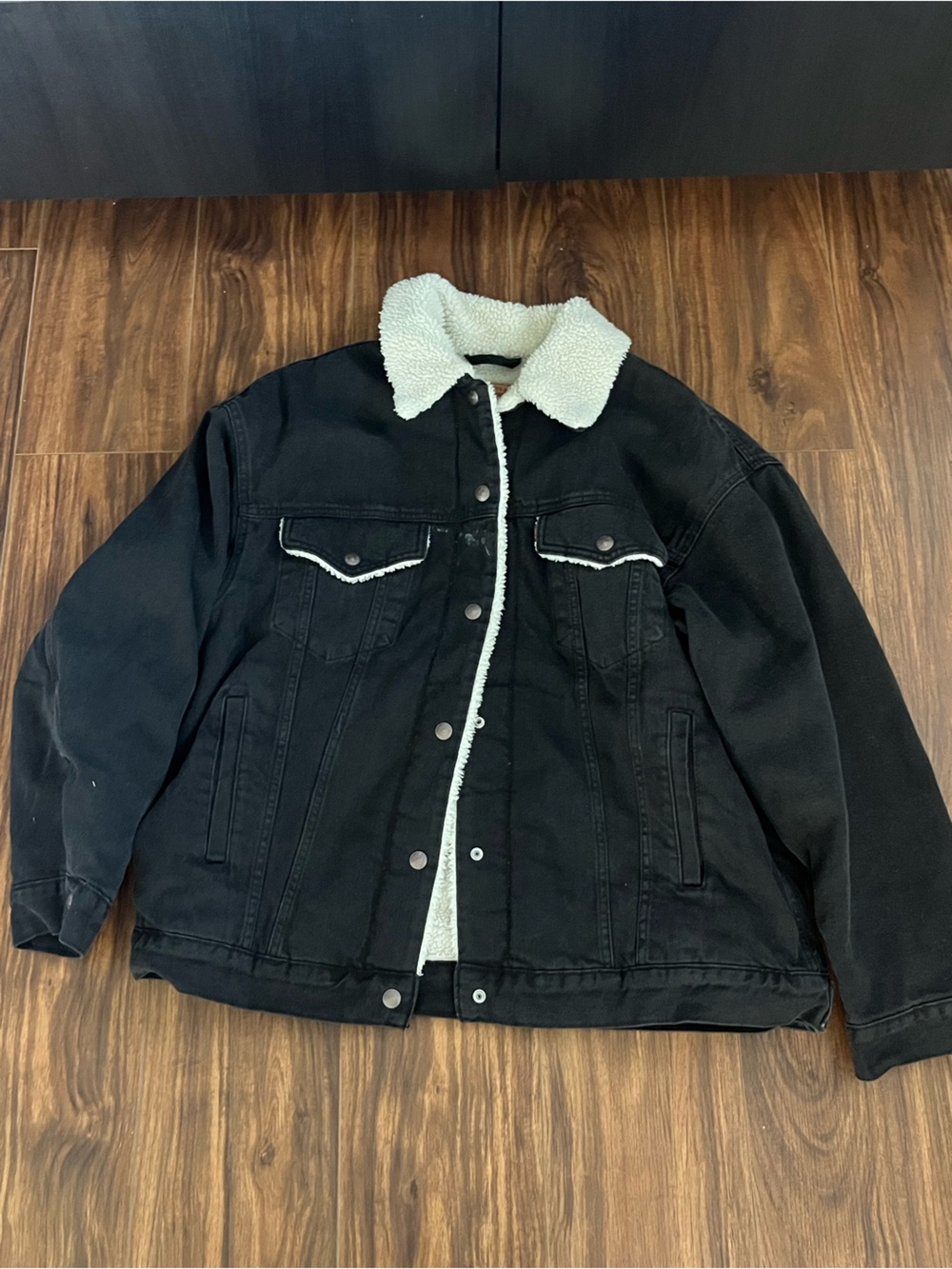 Levi's Black Sherpa-Lined Denim Jacket with White Collar